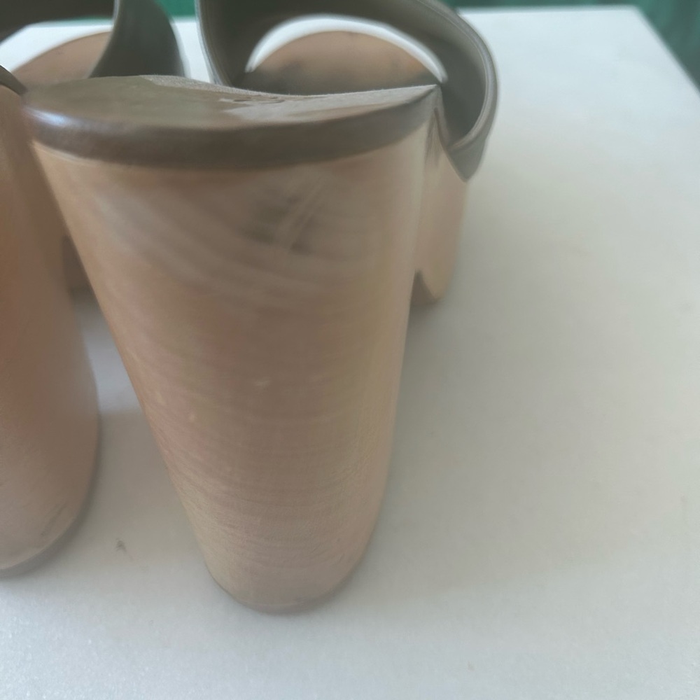 Chanel Women's  Tan Slide Sandals - Picture 9 of 9